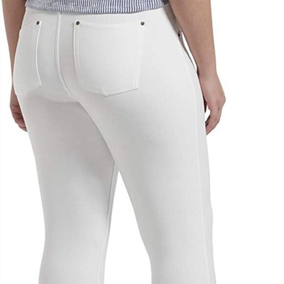 NWT Women's HUE Ultra Soft Denim Capri White | Size M - Picture 2 of 10